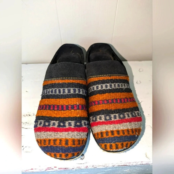 Born Multicolor Clog size 7 Aztec Fall Leather Wool Stripes Black Orange - Picture 3 of 6